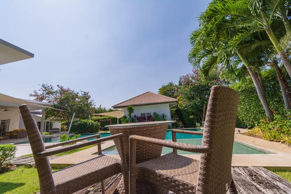 Luxury 5 Bedroom Pool Villa Amrahs