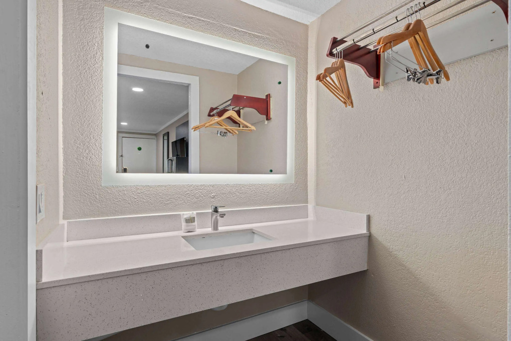 Super 8 by Wyndham Kissimmee-Orlando
