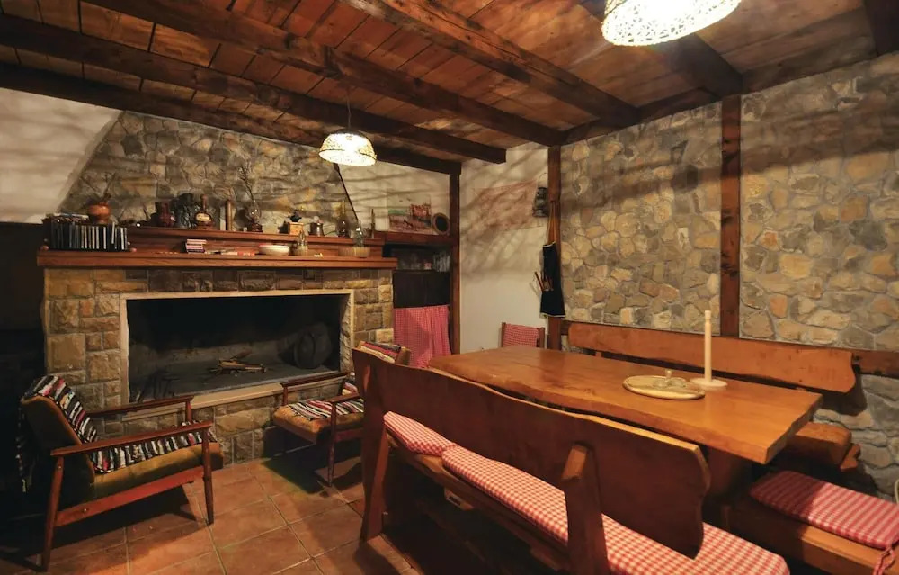 Awesome Home in Podaspilje With Wifi and 3 Bedrooms