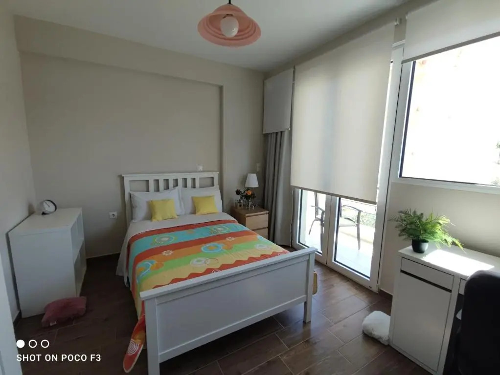 The Bright House a two-storey maisonette in Loutraki