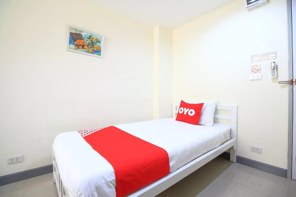 OYO 439 Bed and Bus Hotel