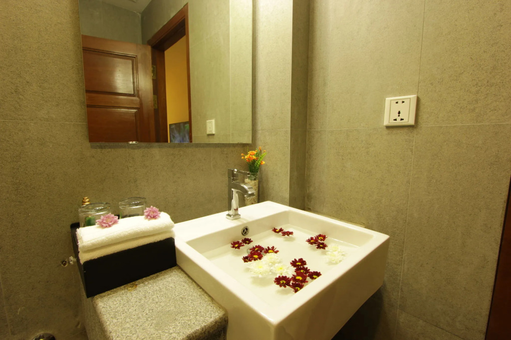 Yazhou Foryou Hotel