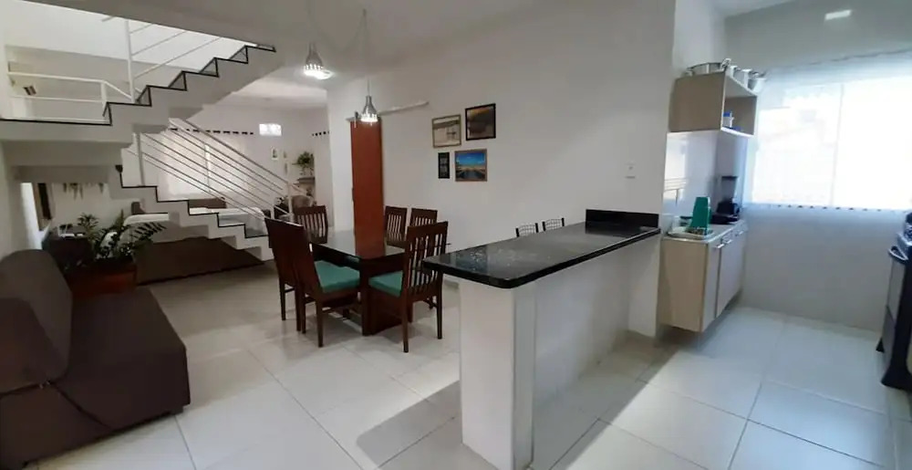 Casa na Praia de Mundaí com 3 quartos, piscina, e churrasqueira