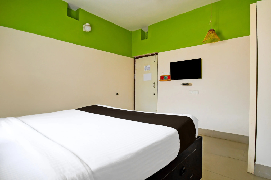 Super Hotel O Swaranpuri Near KIIT Square