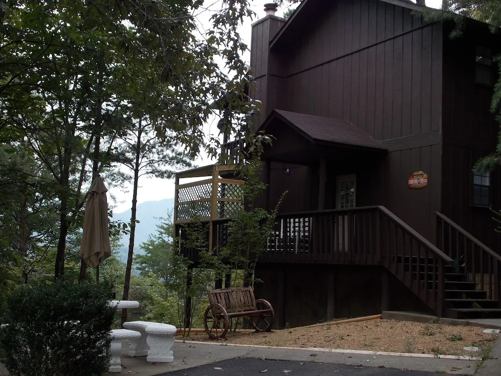 Hillbilly Hilton by RedAwning