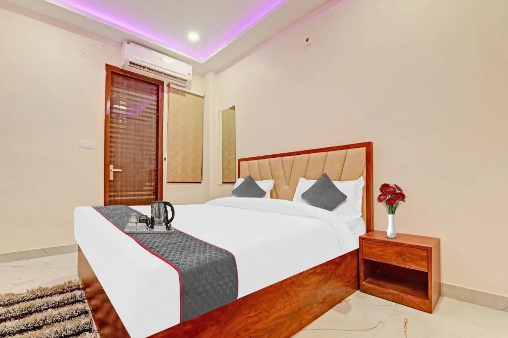 OYO Townhouse 1123 Kalyanpur Metro