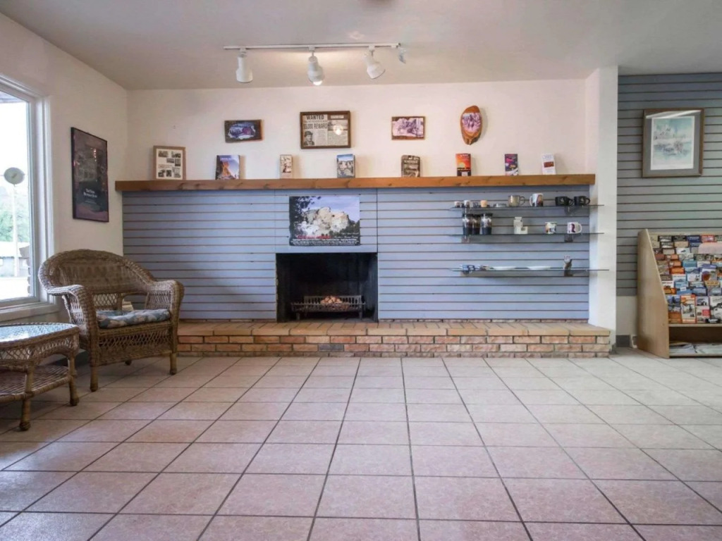 Deer Lodge Motel