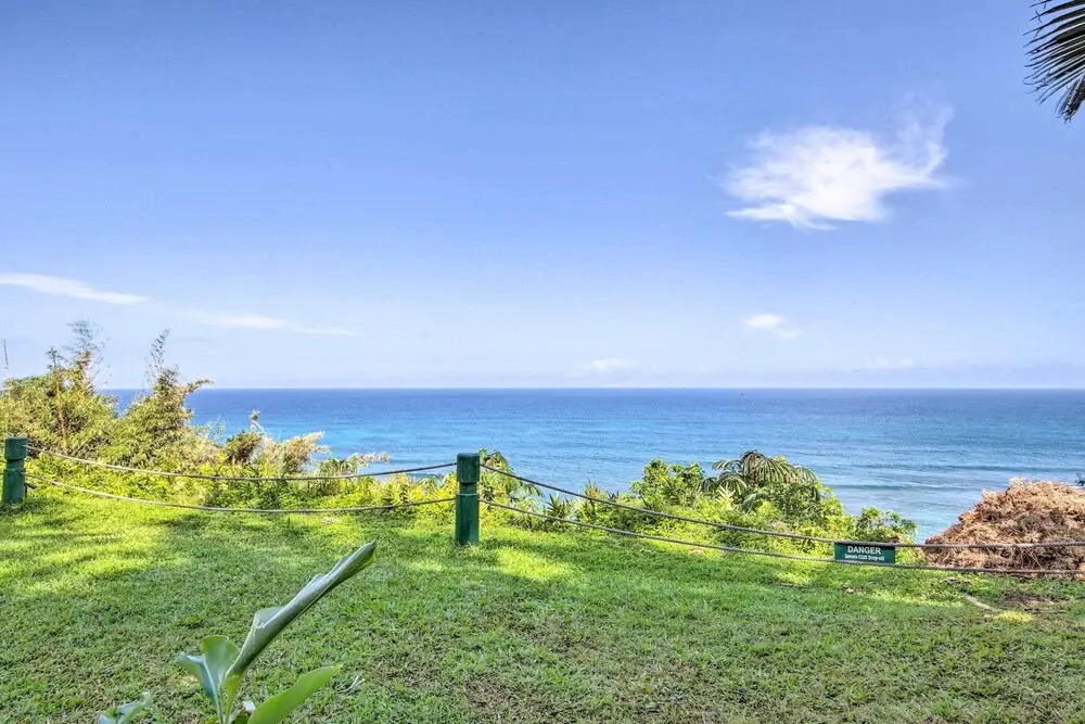 Oceanfront Condo w/ 2 Lanais, Walk to Beach!