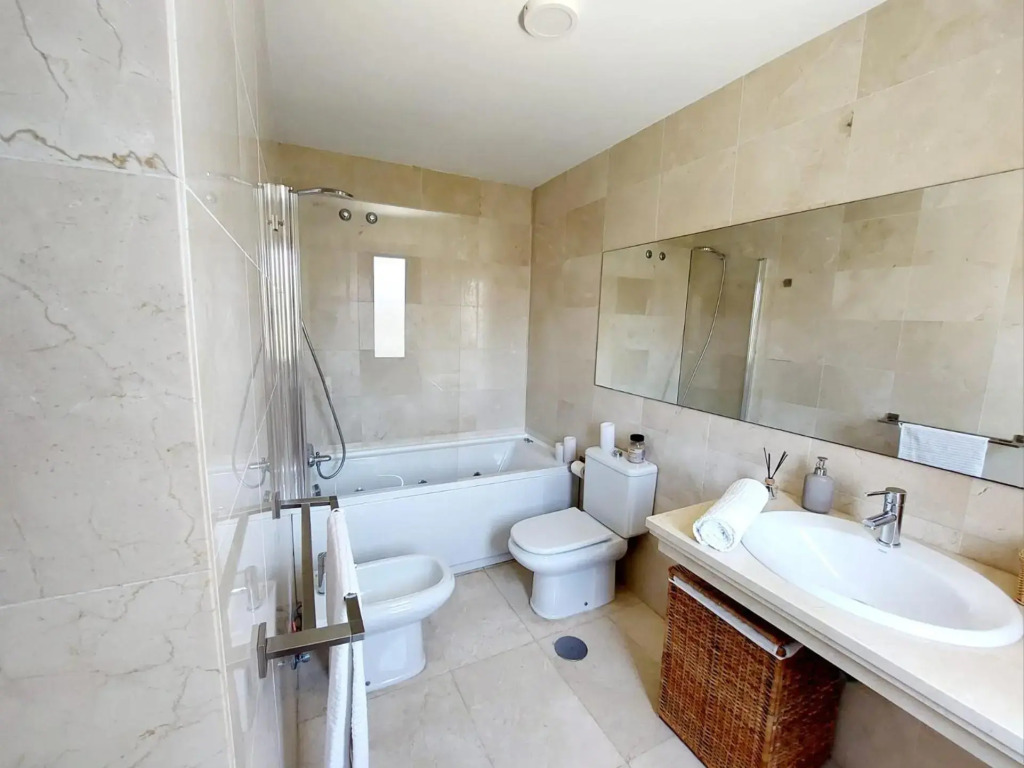 Duplex with sea views, garden and terrace