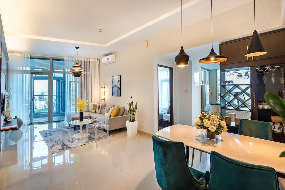 Saigon Suites Collection by Idg in D1