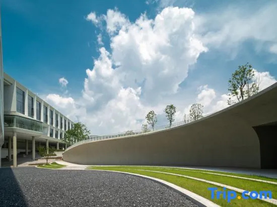 Jiande Aviation Town Maison New Century Resort Hotel（Zhejiang Aviation Industry Research Base）