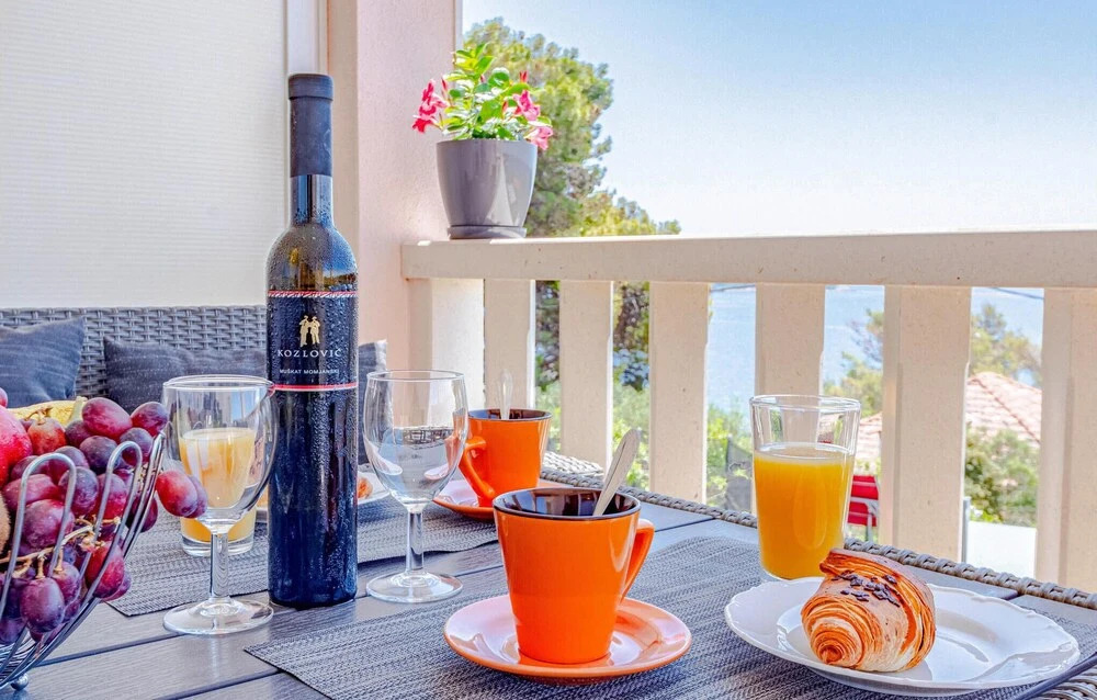 Beautiful Home in Prizba With Wifi, 2 Bedrooms and Outdoor Swimming Pool