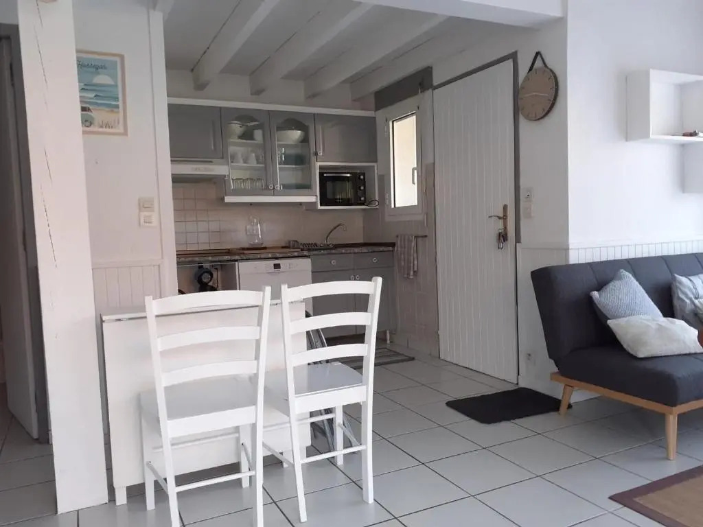 Villa Patio pour 6 avec Piscine et Parking Privé, à 2000m des Plages de Capbreton - FR-1-239-748