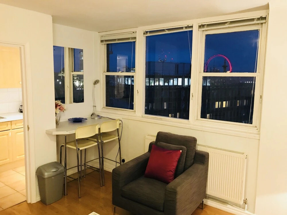 Piccadilly Circus - London Regent Apartments