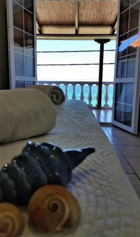 Elenas Seafront Deluxe Studios