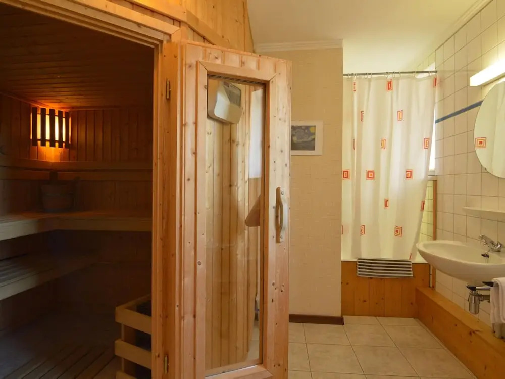 Liege Cottage with Sauna