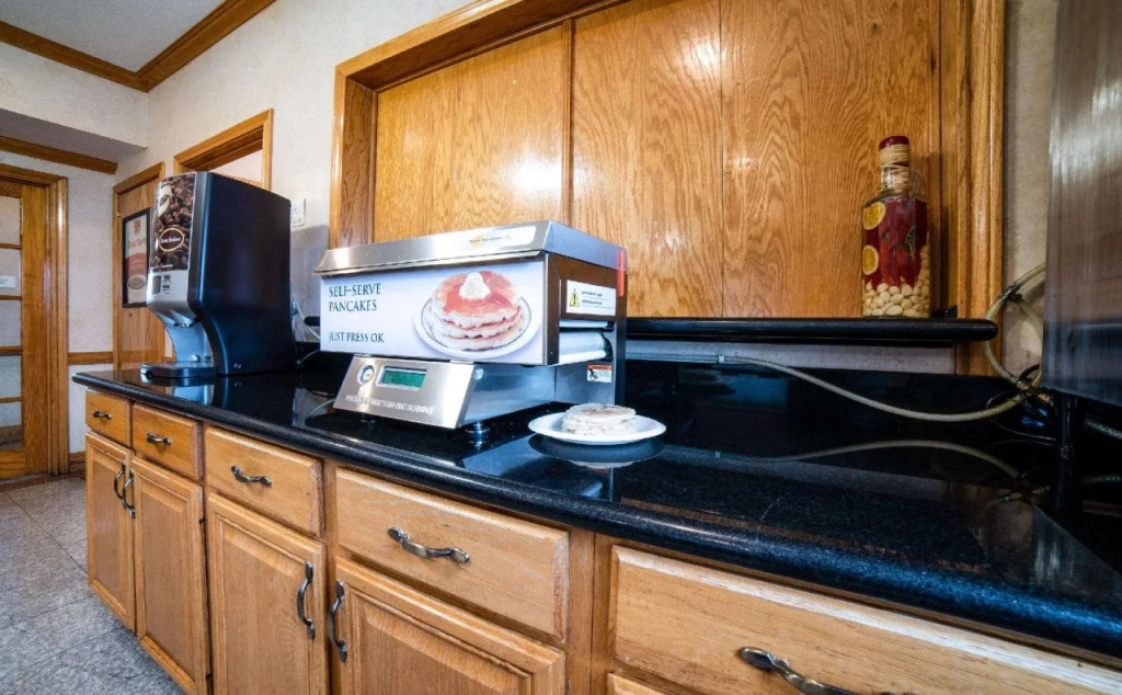 Econo Lodge Inn & Suites Corpus Christi
