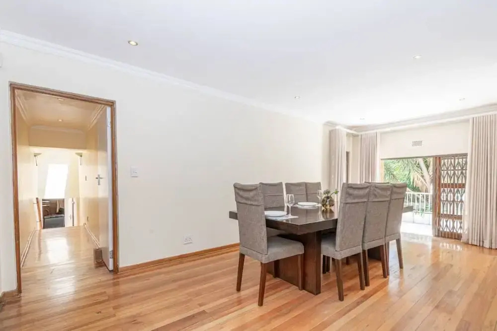 Super Spacious Fun Home! With Pool, Den and Bar