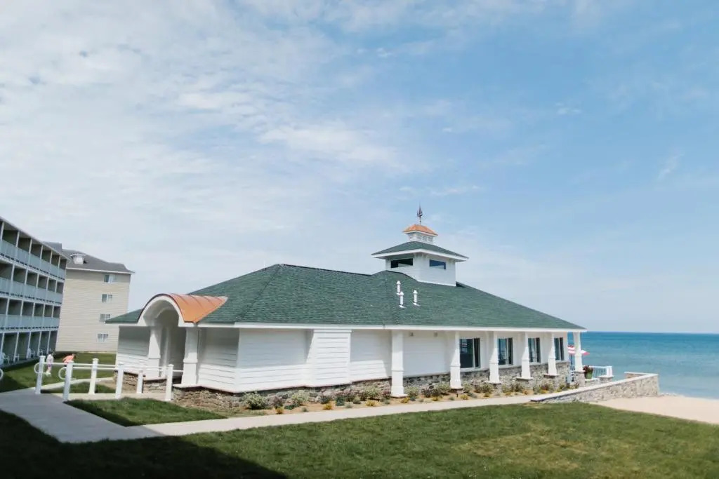 Breakers Resort & Beach Bar