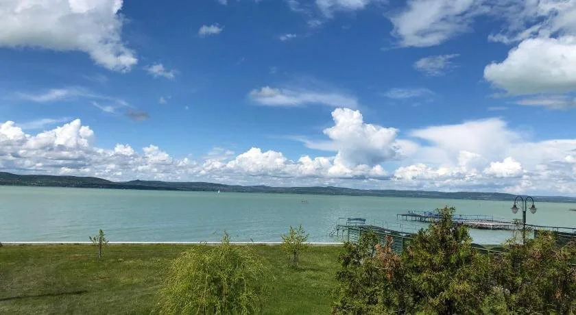 Hullám Apartman