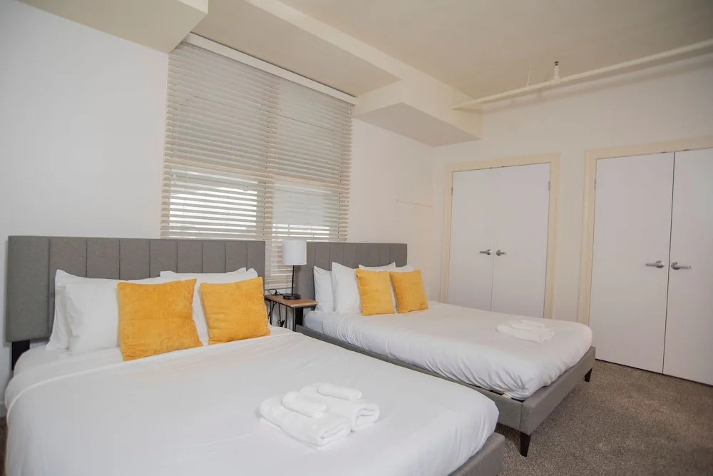 3BR CozySuites at The Block