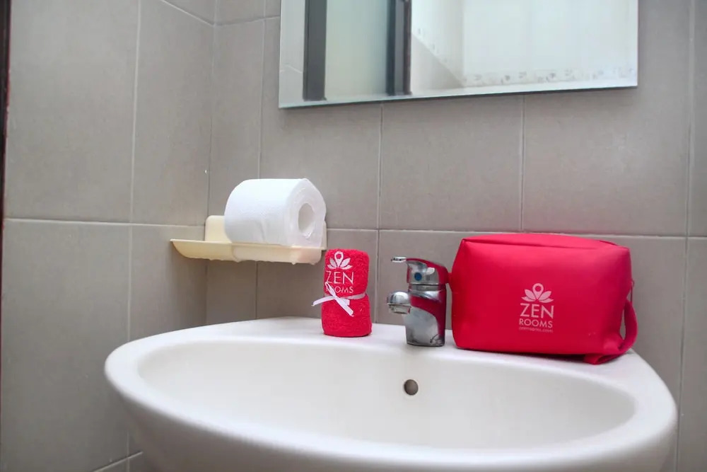 Zen Rooms Basic Gubeng Kertajaya
