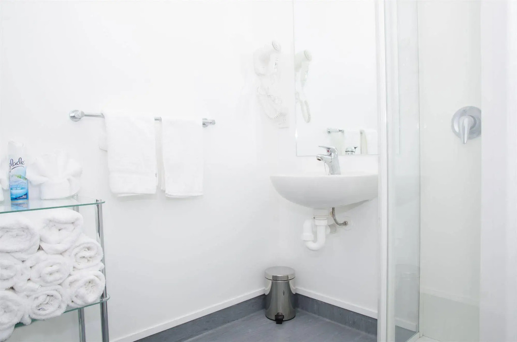 The Setup on Dixon - Hostel