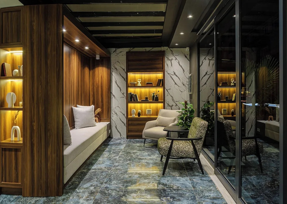 La Mia Suites