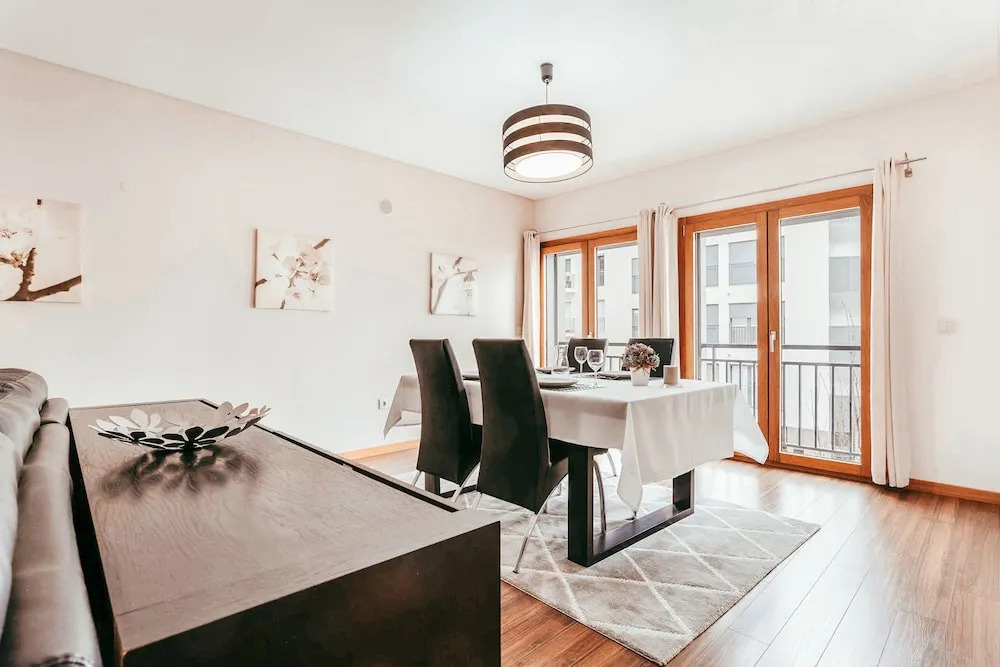 Modern Elegant 2 Bedroom in Amadora by GT House