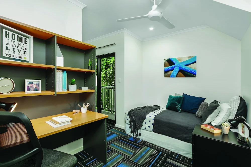 Redhill Cairns Living - Gatton St