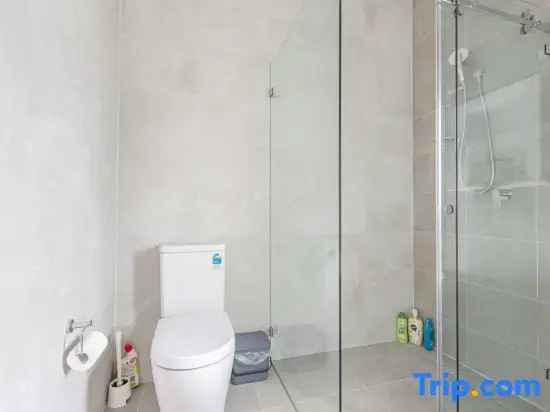 Cozy Rooms in Eastwood – Walk to Shops & Station