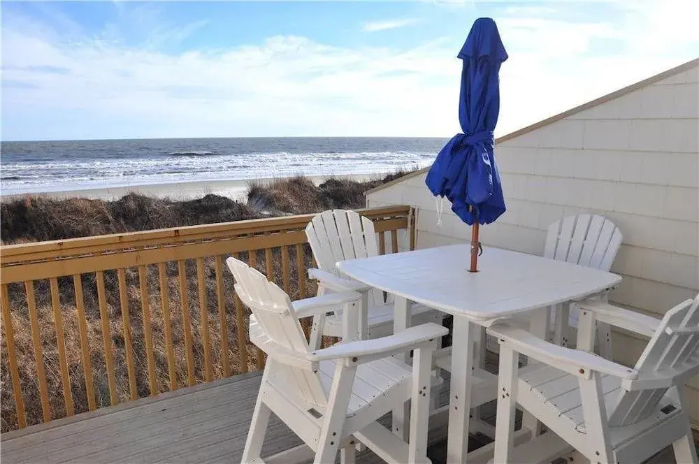 Beach Villa E - 3 Br condo by RedAwning
