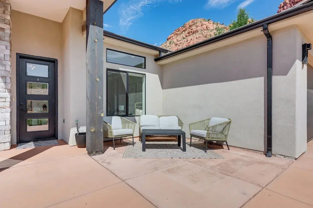 Gorgeous Kanab Home: Canyon Views & Pool Access!