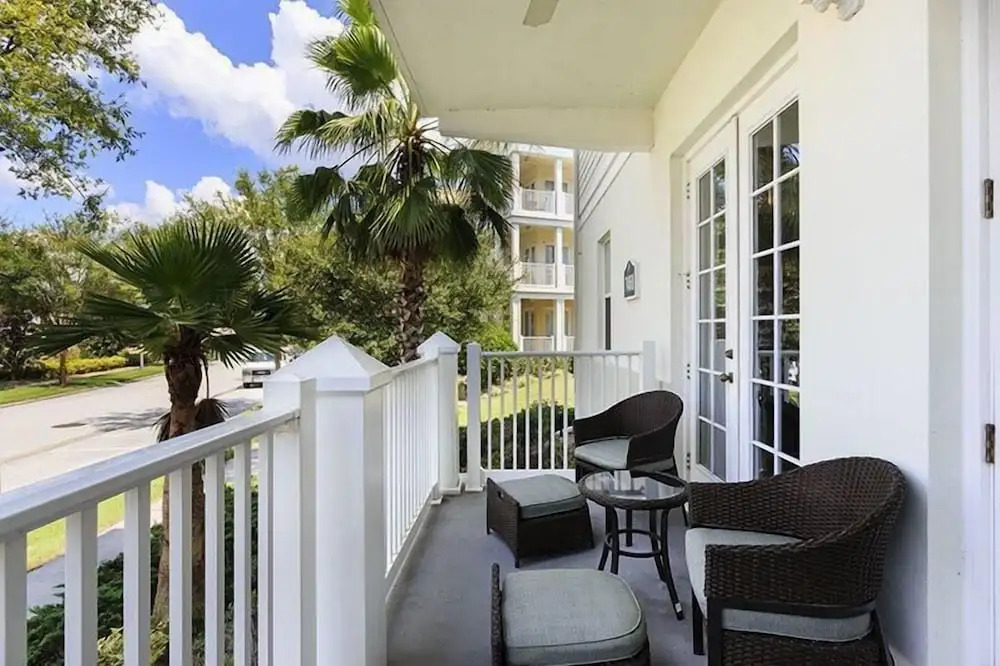 Condo Contemporary 3 Bedroom Reunion