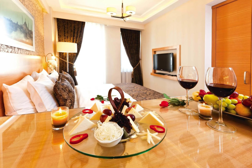 Emerald Hotel