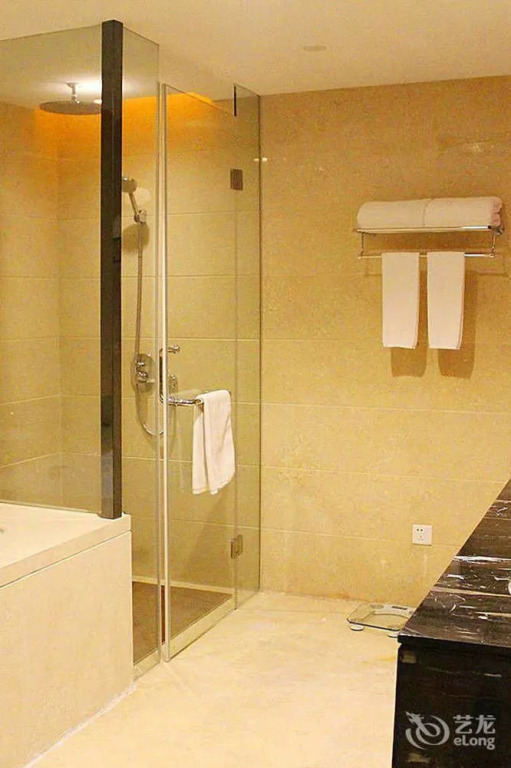 Ruixiang New Century Hotel