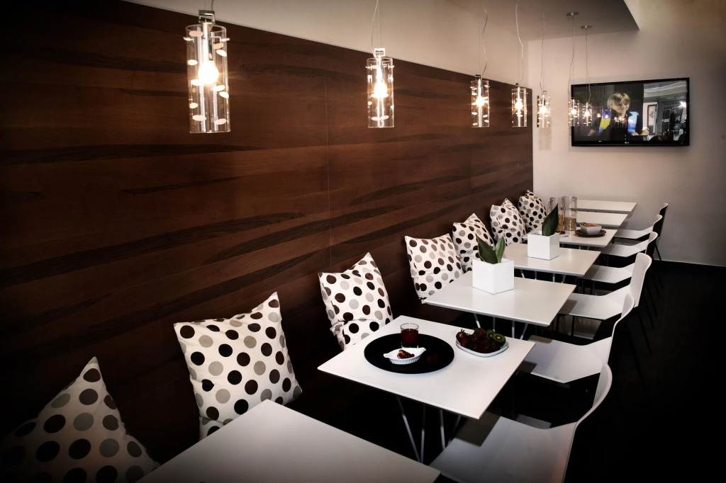 Q Hotel