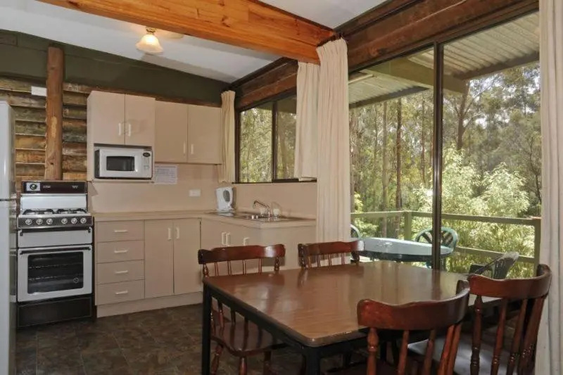 Lakes Entrance Log Cabins