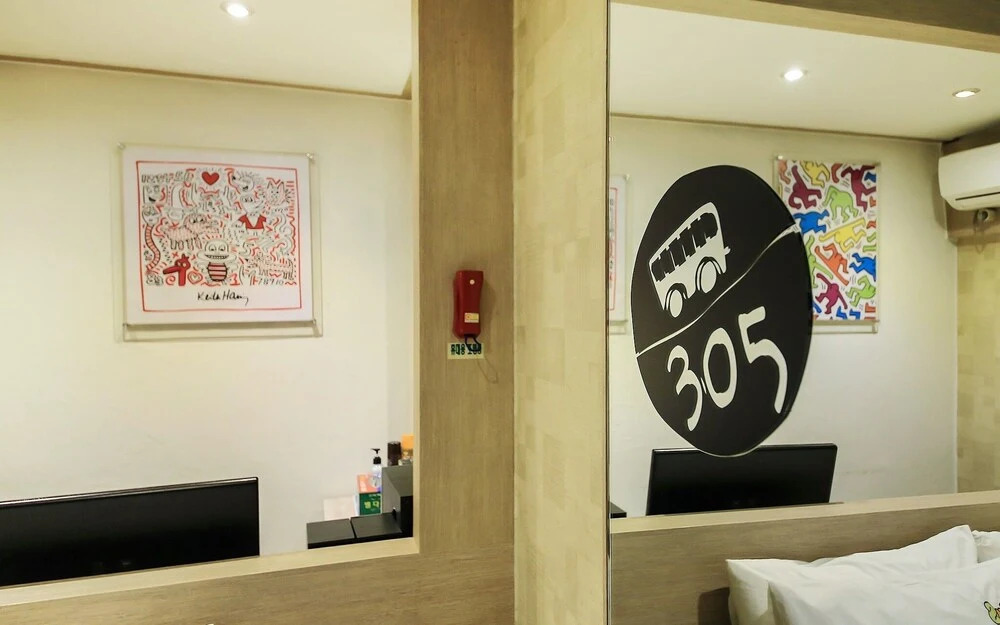 Bus Hotel