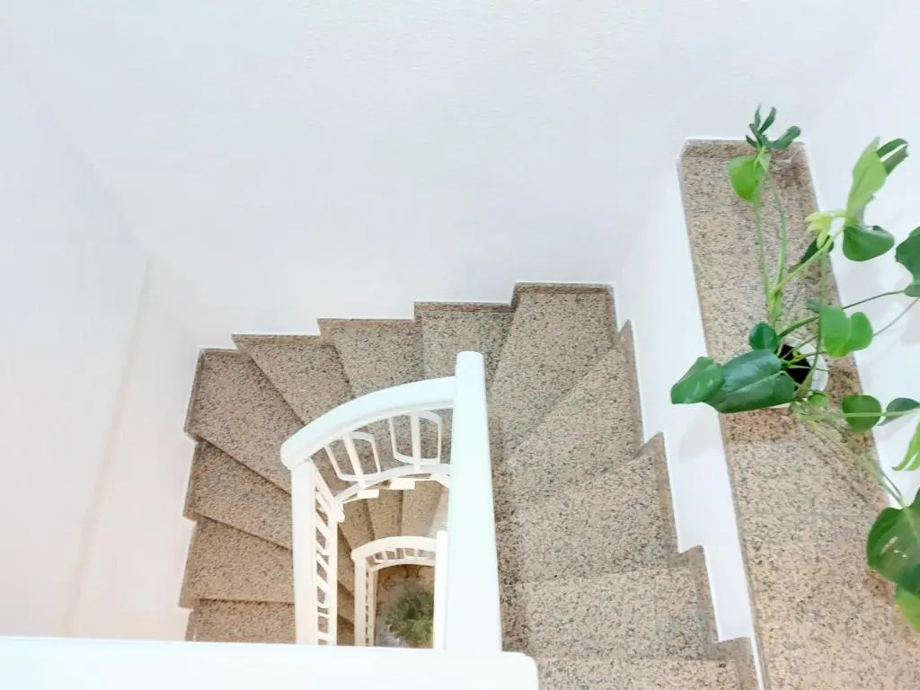 Gloria Host House