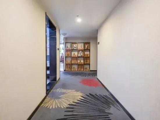 Shankee Tea Style Hotel (Qingdao Licun Commercial Street Wannianquan Road Subway Station)
