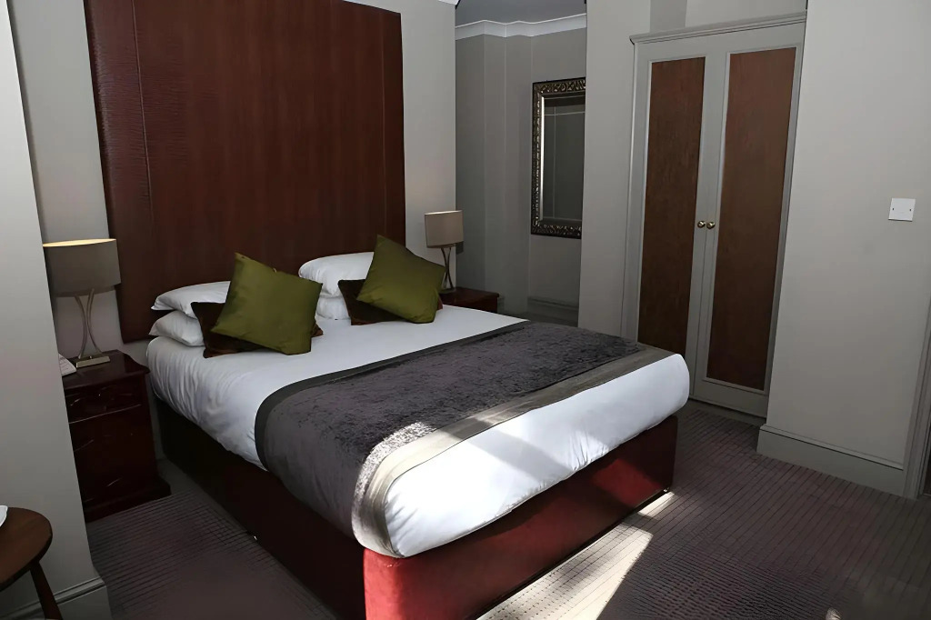 Wards Hotel