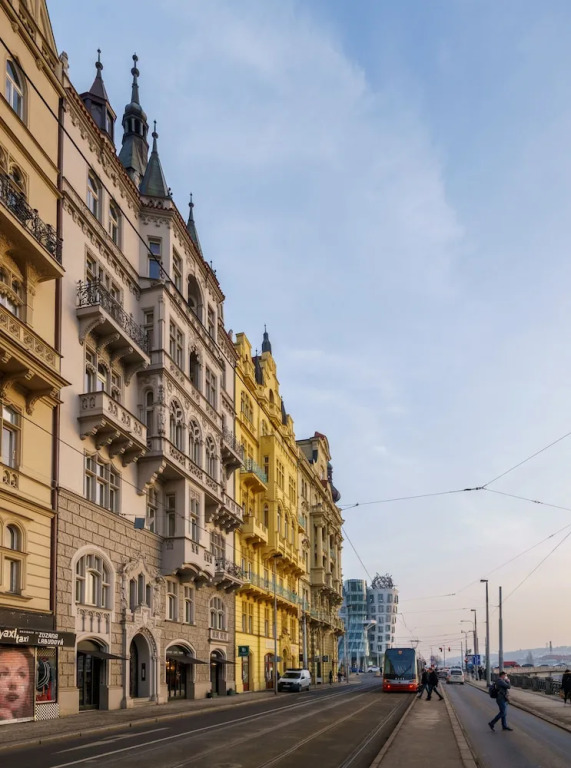 MN6 Luxury Suites by Adrez