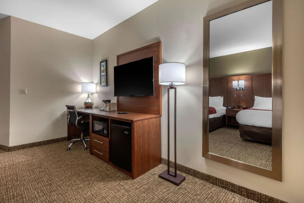 Comfort Inn & Suites Montgomery East Carmichael Rd