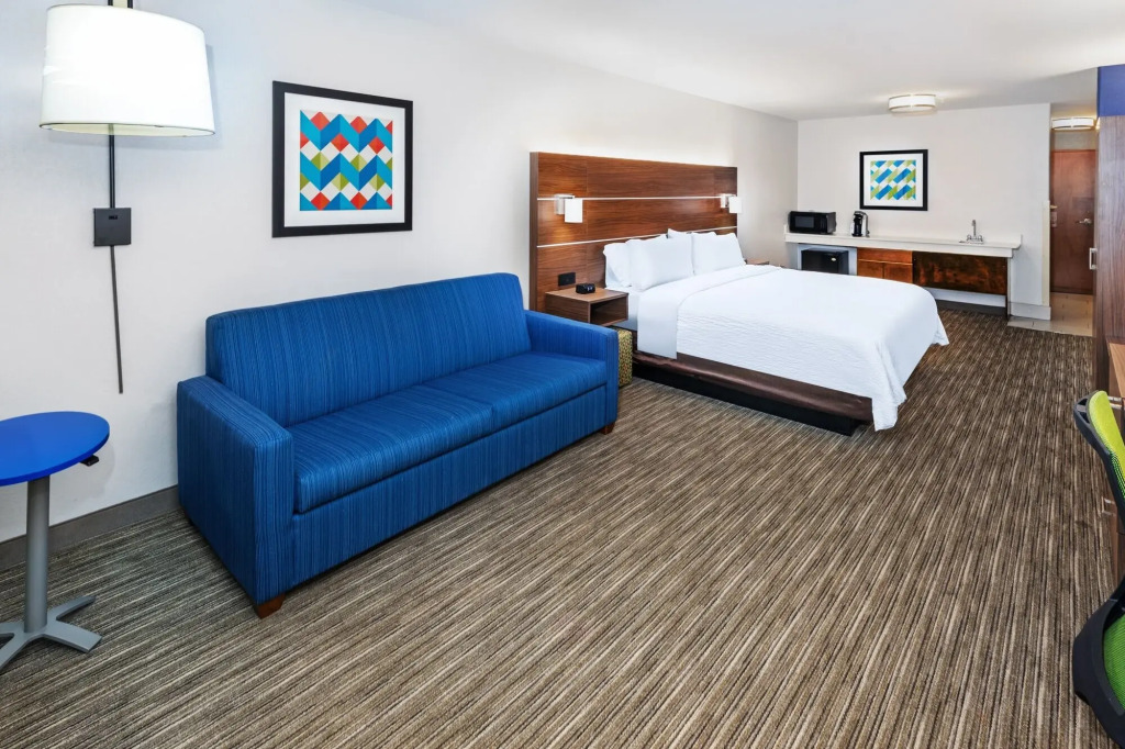 Holiday Inn Express & Suites Lafayette South by IHG