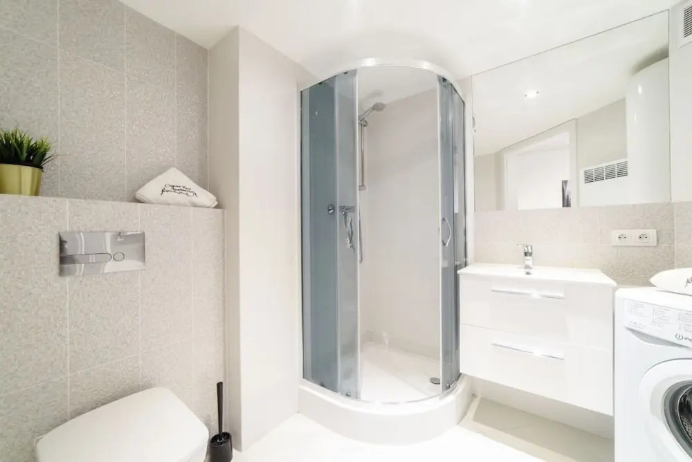 Cracow Rent Apartments - spacious apartments for 2-7 people in quiet area - Kolberga Street nr 3 - 10 min to Main Square by foot