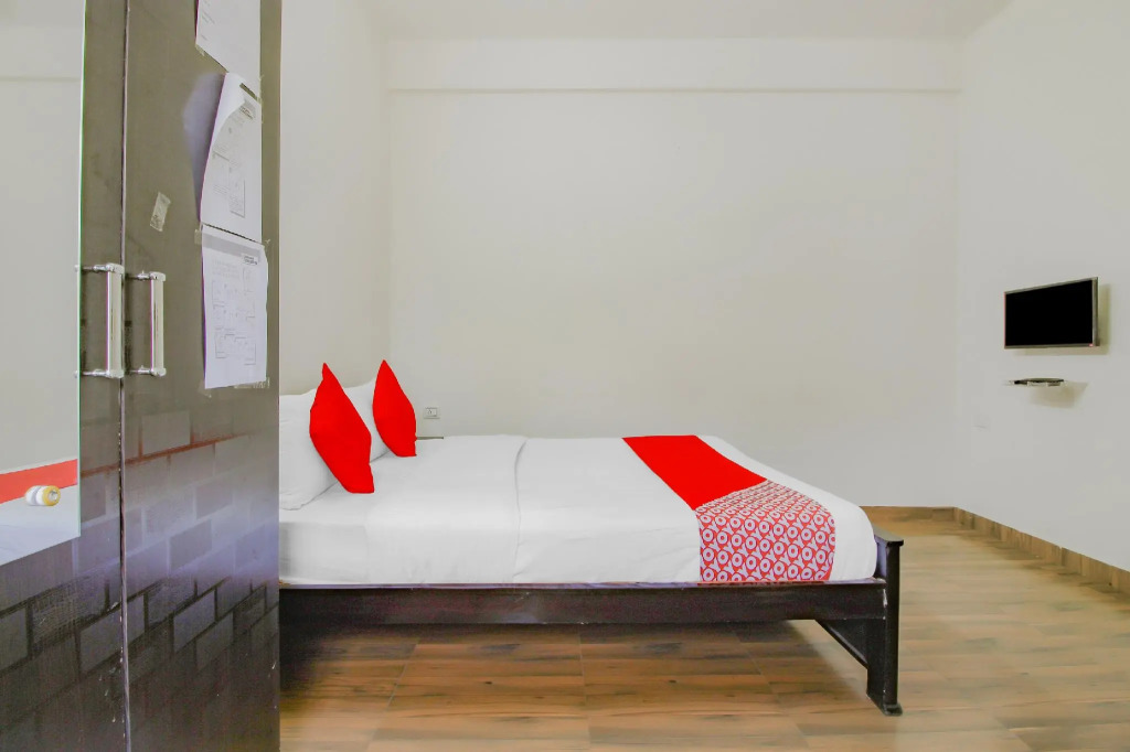 SKL Grand Rooms by OYO Rooms