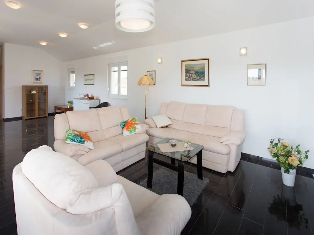 Spacious Villa in Vodice With Pool