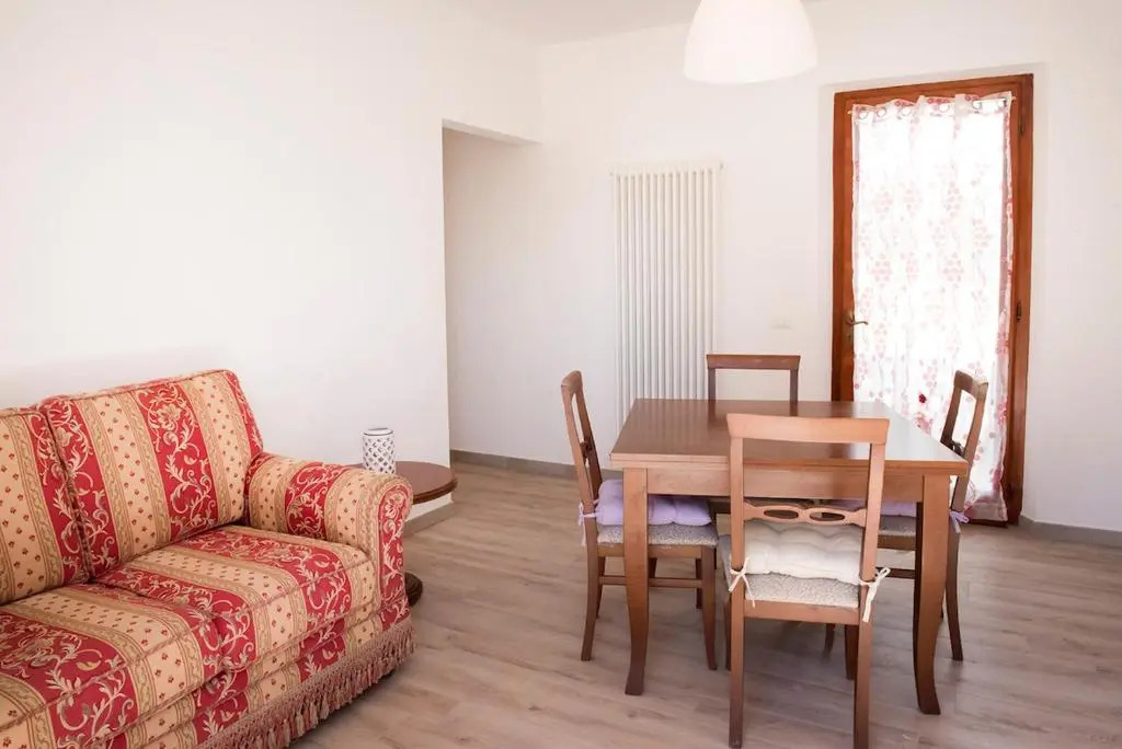 N192 - Numana, nuova villetta con portico