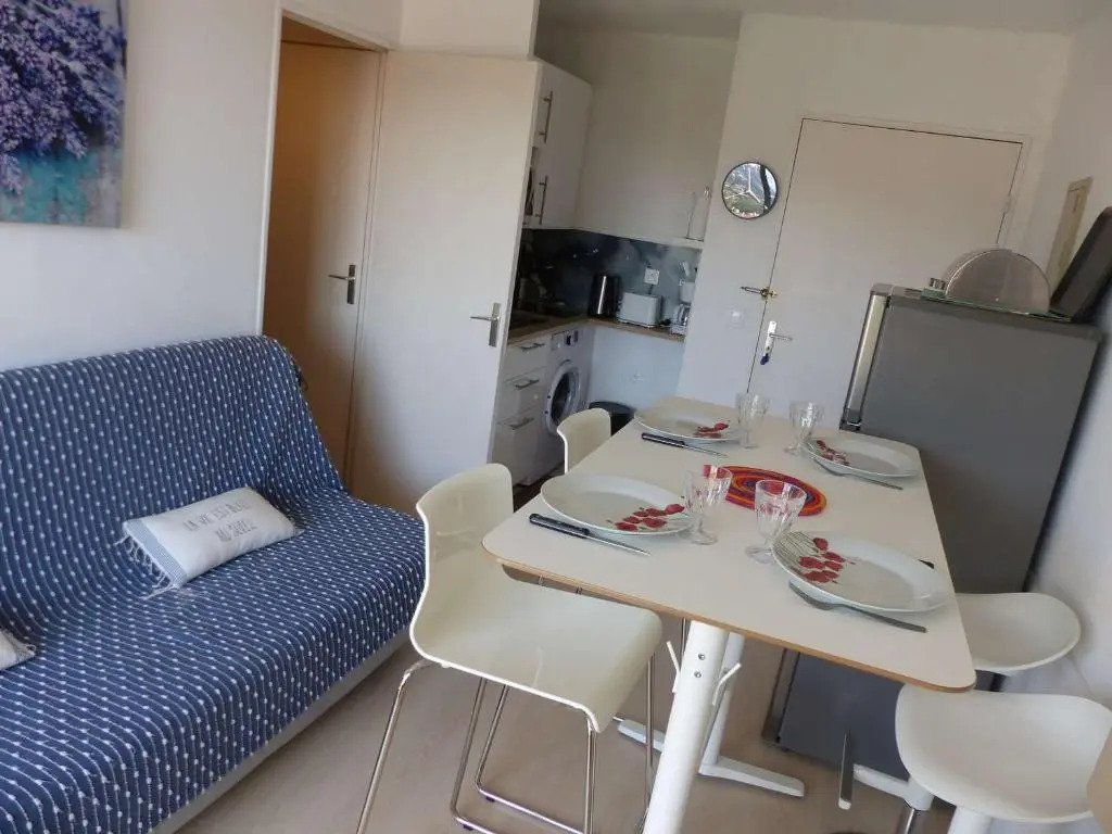 Appartement Le Lavandou, 2 pièces, 4 personnes - FR-1-308-79